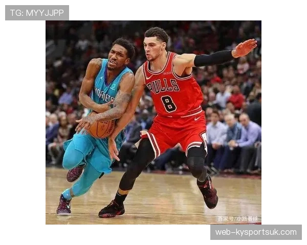 扎克拉文又双叒叕穿限量球鞋上街了，这月第几双了？